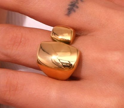 The Gold Bar Ring - Size 7 - Image 3